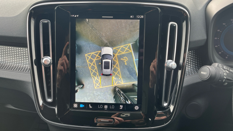 Volvo Xc40 P8 Recharge 300kW 78kWh First Edition 5dr AWD Auto Electric Estate